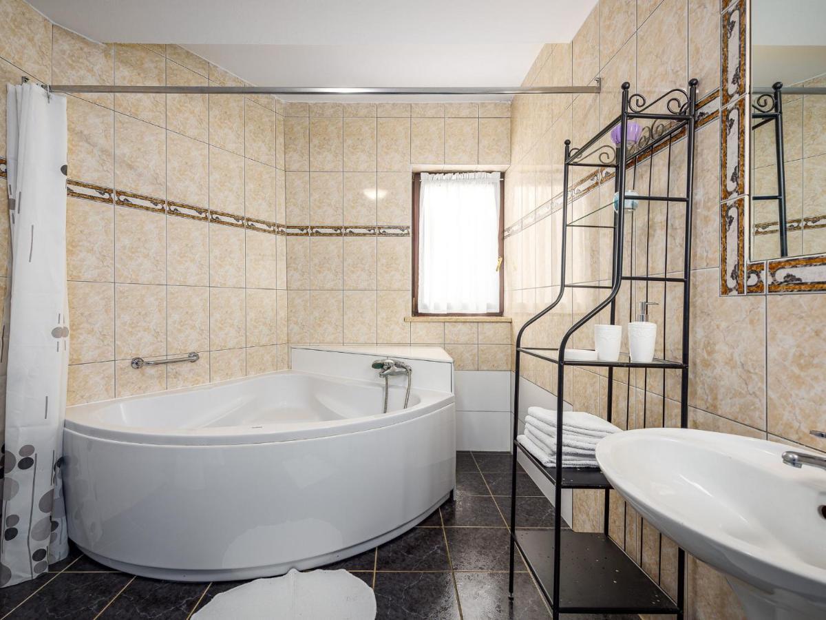 Villa Martimar With Pool And Hot Tub In Istria Rosini Extérieur photo